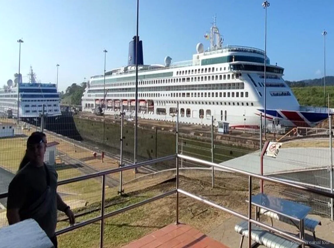 Ruinen des San-Lorenzo-Forts mit Blick auf den Río Chagres nahe dem Panamakanal